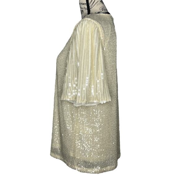 Cable & Gauge (L) Whisper Cream Sequin Sparkly Flutter Sleeve Back Keyhole Top - Picture 2 of 13